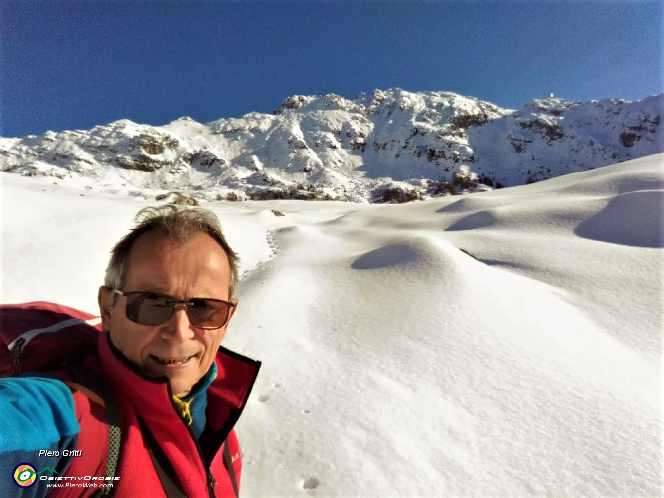 29 Evvia una tracciolina nella neve...seguo quella con Cima Alben in fronte.jpg